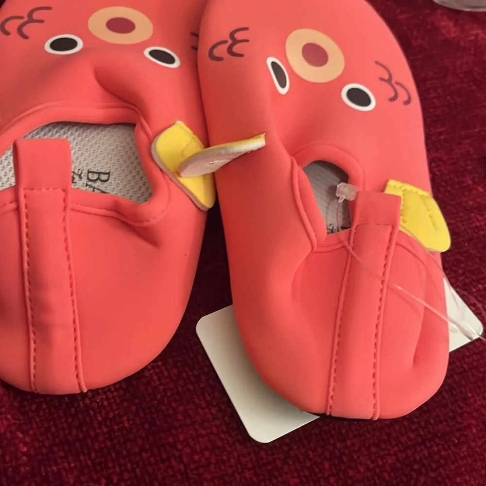 NEW Bayvly Baby Water Shoes Size 160 (US Toddler 9.5) Coral Red Fish Design